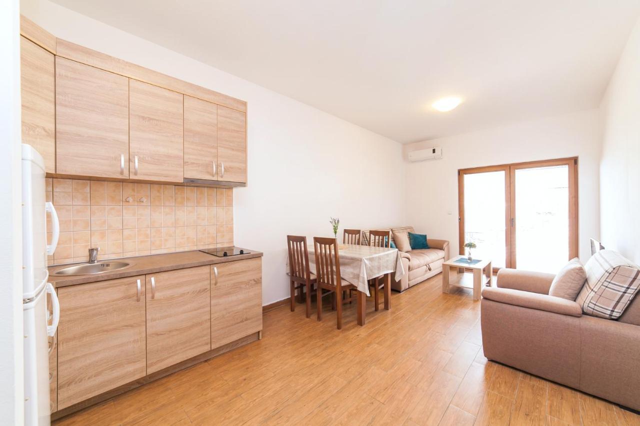 Welcome Apartments Petrovac Екстер'єр фото