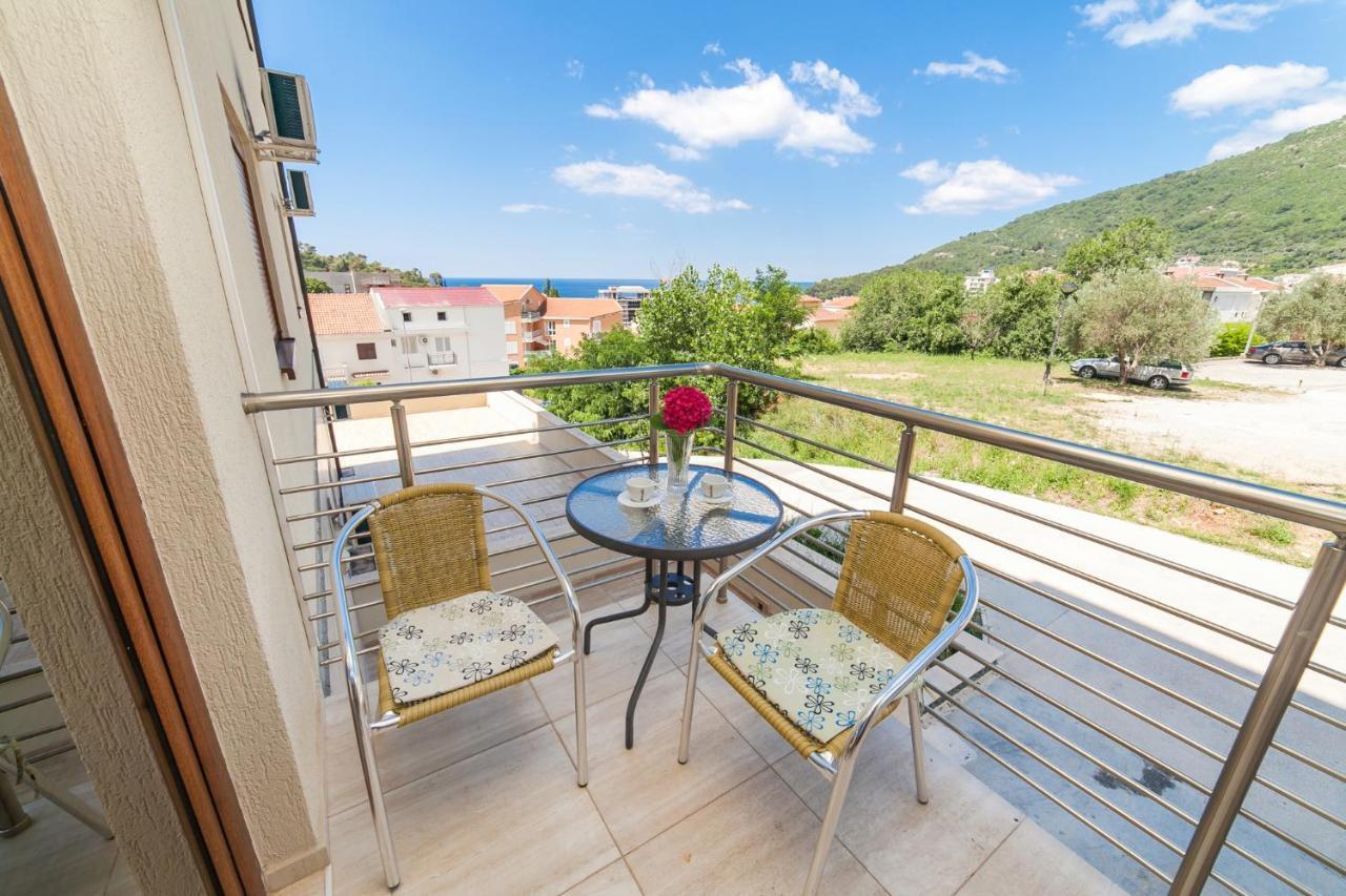 Welcome Apartments Petrovac Екстер'єр фото