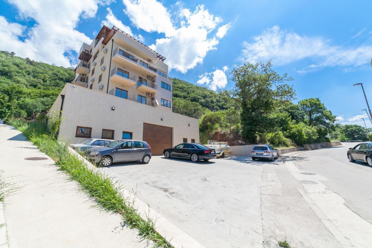 Welcome Apartments Petrovac Екстер'єр фото