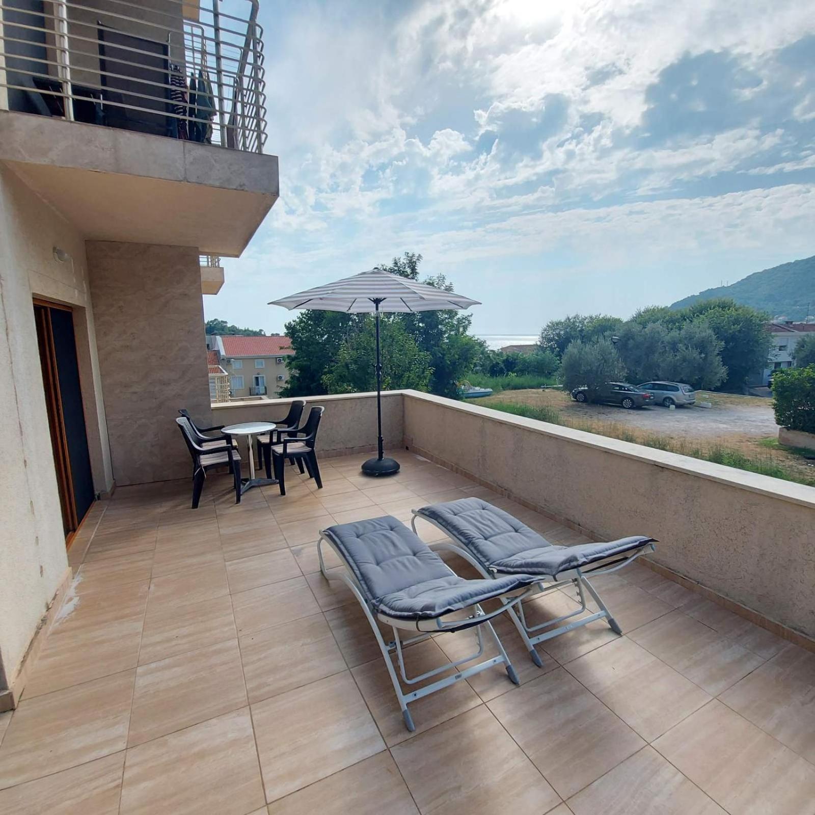 Welcome Apartments Petrovac Екстер'єр фото